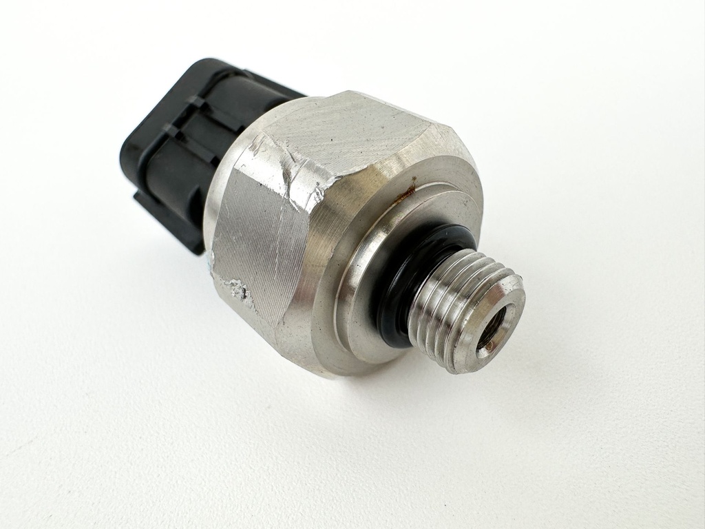 2015 Yamaha 150 HP 4 Stroke Outboard Oil Pressure Sensor 6AW-83651-00-00 OEM
