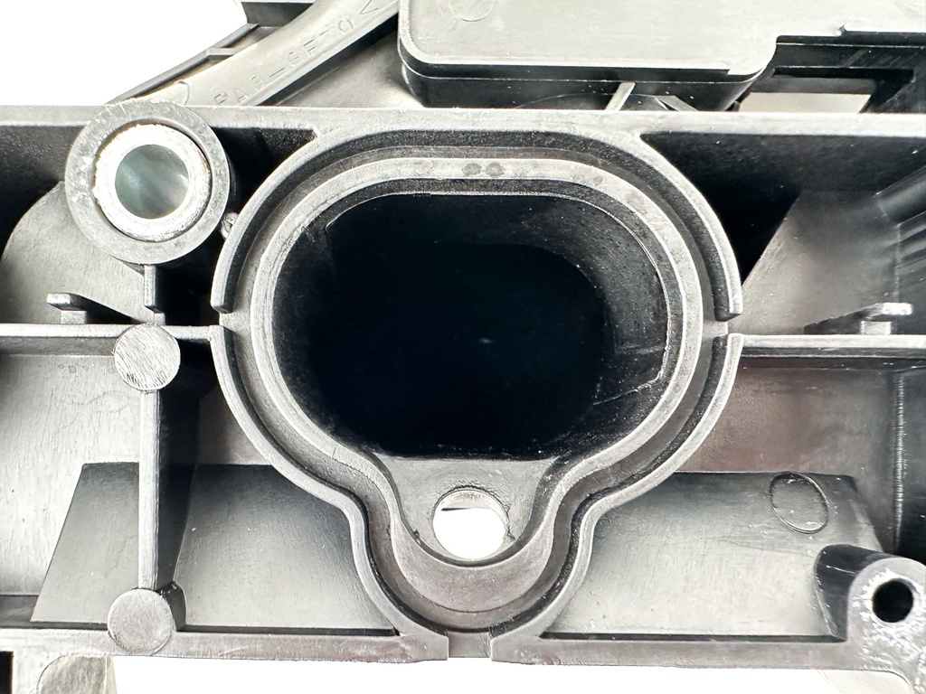 2015 Yamaha 150 HP 4 Stroke Outboard Intake Manifold & Throttle Body 63P-13751-20-00 OEM