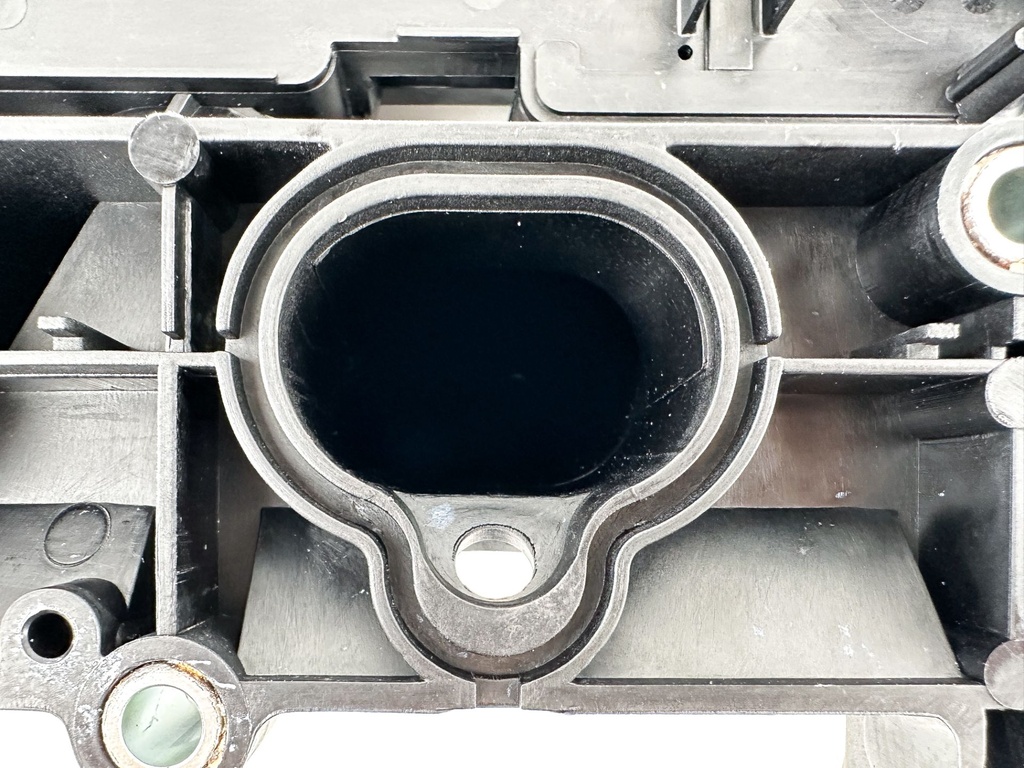 2015 Yamaha 150 HP 4 Stroke Outboard Intake Manifold & Throttle Body 63P-13751-20-00 OEM