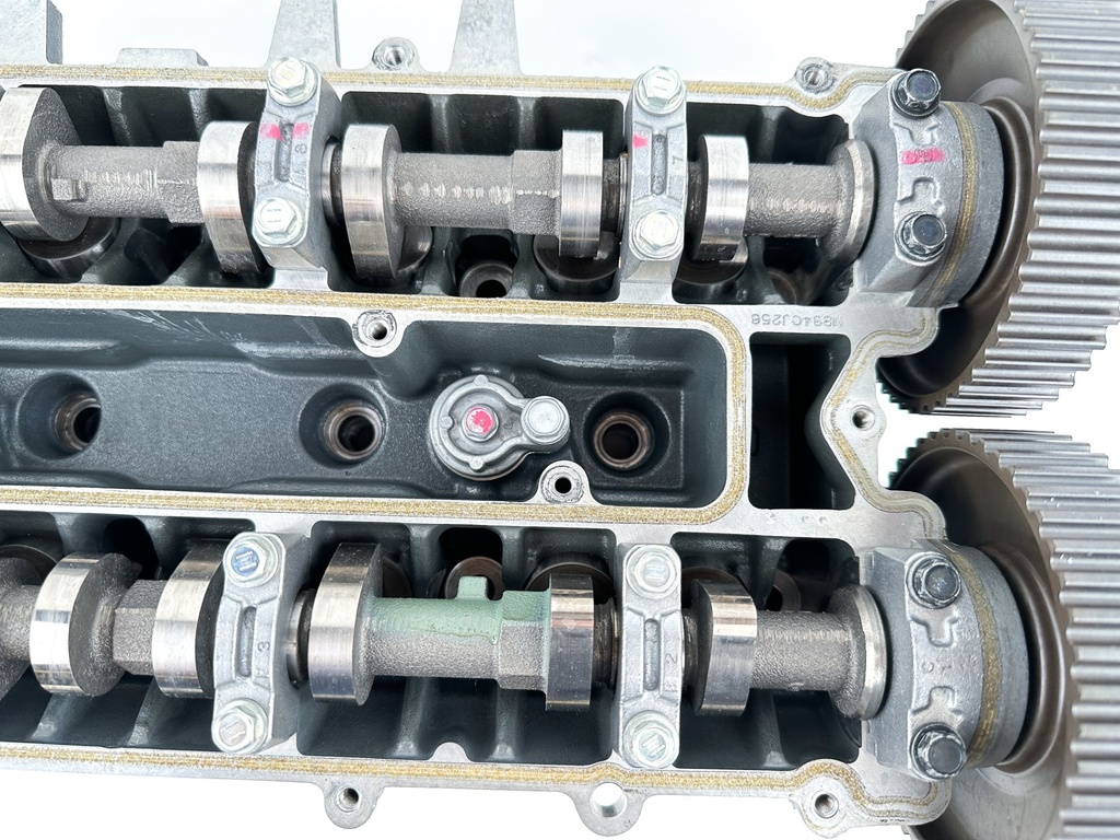 2015 Yamaha 150 HP 4 Stroke Outboard Cylinder Head 63P-W009A-04-9S OEM