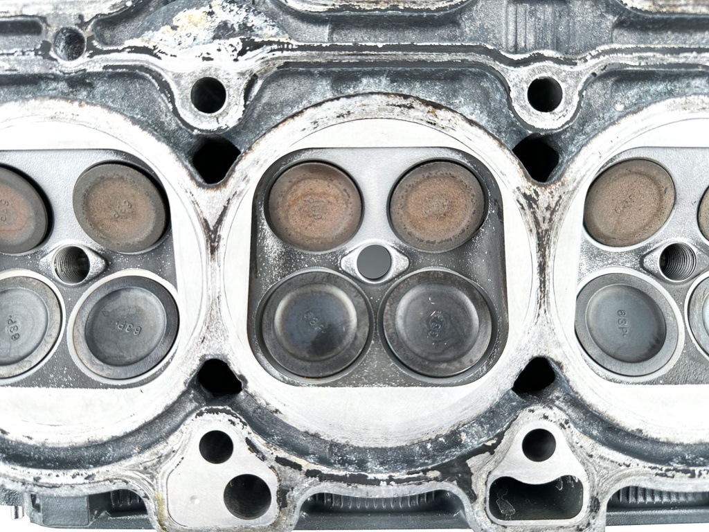 2015 Yamaha 150 HP 4 Stroke Outboard Cylinder Head 63P-W009A-04-9S OEM