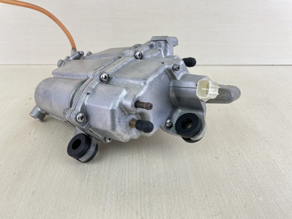 2004 Suzuki 225HP 4 Stroke Outboard Fuel Vapor Separator Tank VST 15600-93J02