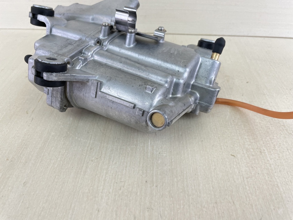 2004 Suzuki 225HP 4 Stroke Outboard Fuel Vapor Separator Tank VST 15600-93J02