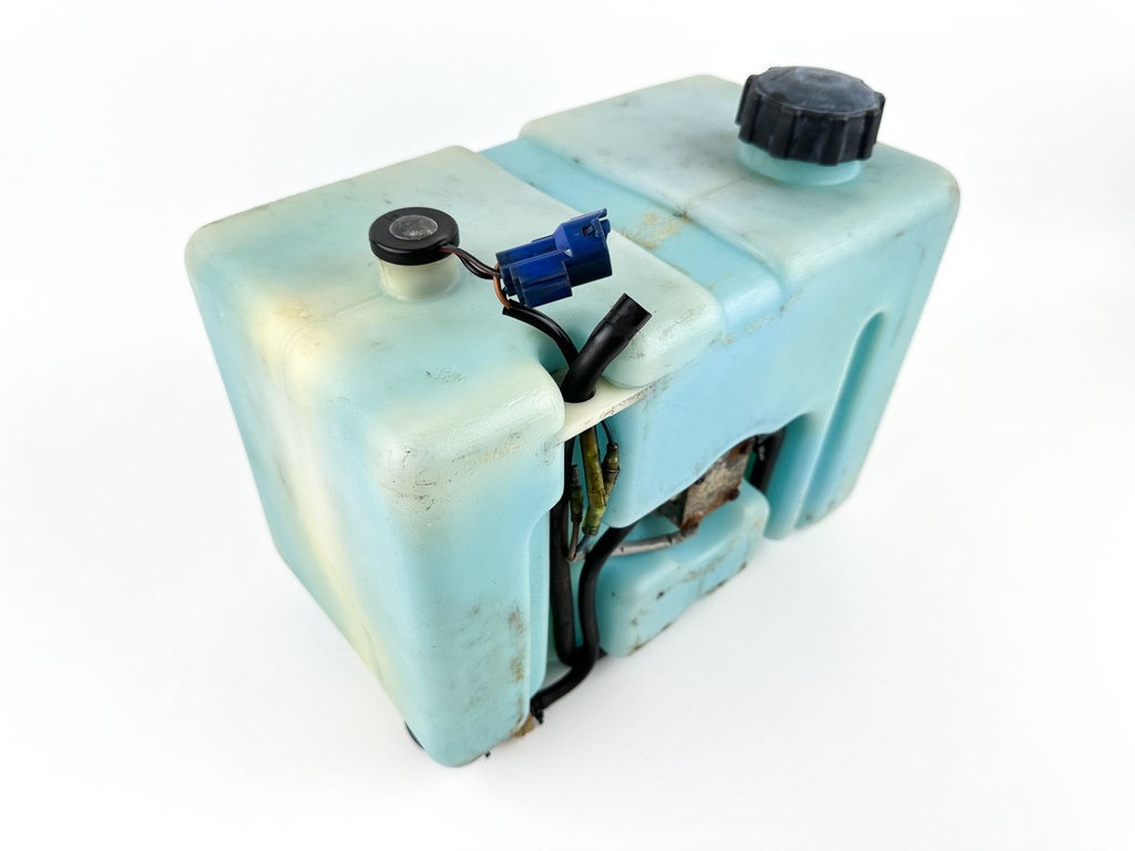 Yamaha Outboard Remote 2 Stroke Oil Tank Assembly With Pump 2.8 Gallons