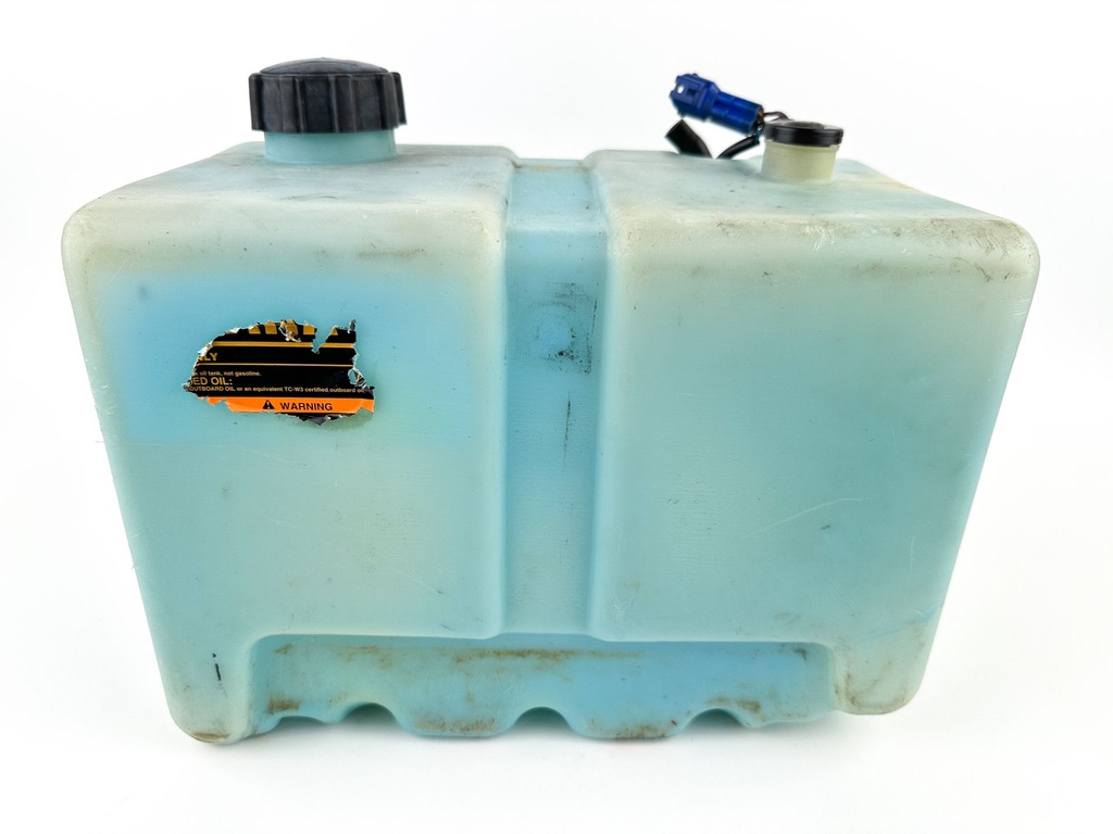 Yamaha Outboard Remote 2 Stroke Oil Tank Assembly With Pump 2.8 Gallons