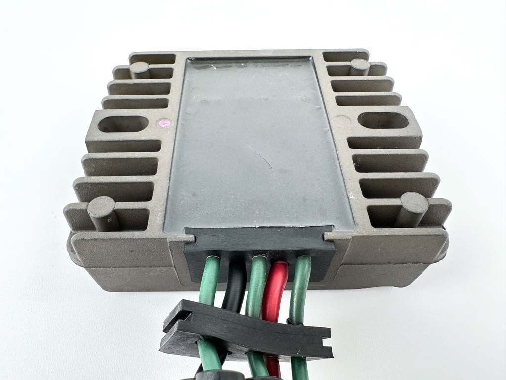 2011 Yamaha 115 HP 4 Stroke Outboard Rectifier & Regulator 68V-81960-10-00 OEM