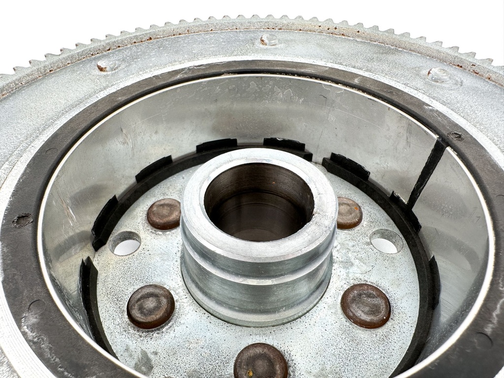 2011 Yamaha 115 HP 4 Stroke Outboard Flywheel Rotor 68V-81450-00-00 OEM
