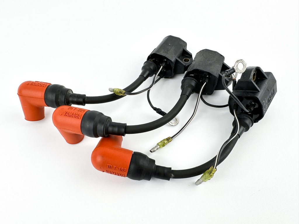 2004 Yamaha 90 HP 2 Stroke Outboard Ignition Coil Set 697-85570-00-00 OEM