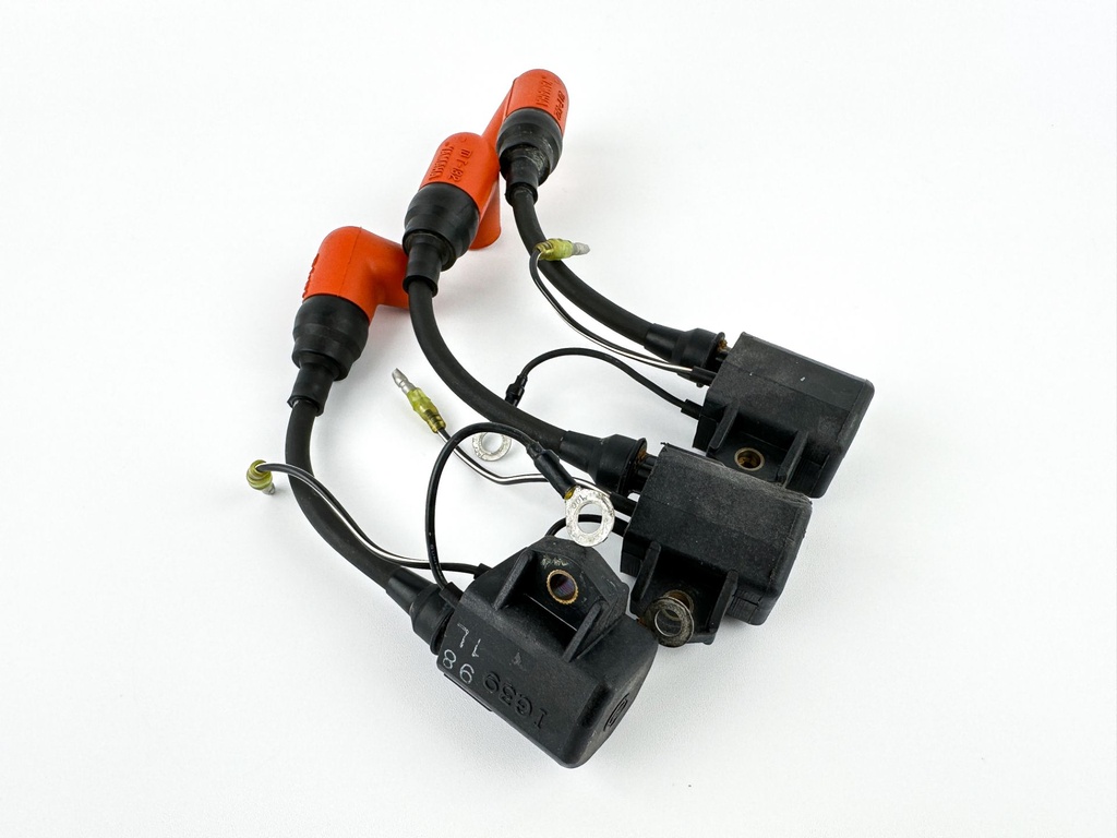 2004 Yamaha 90 HP 2 Stroke Outboard Ignition Coil Set 697-85570-00-00 OEM