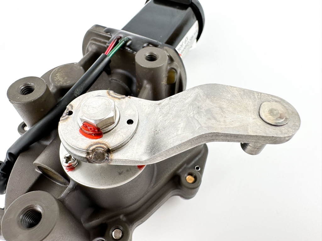 2018 Suzuki 200 HP 4 Stroke Outboard Shift Actuator 38890-98J12 OEM