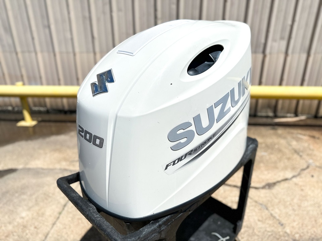 2018 Suzuki 200 HP 4 Stroke Outboard Top Cowling W/ Apron Set 61403-96810-Y5S