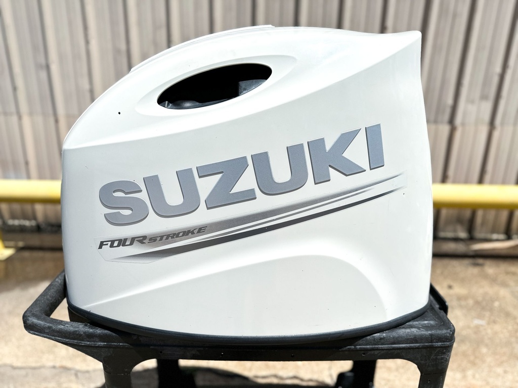 2018 Suzuki 200 HP 4 Stroke Outboard Top Cowling W/ Apron Set 61403-96810-Y5S