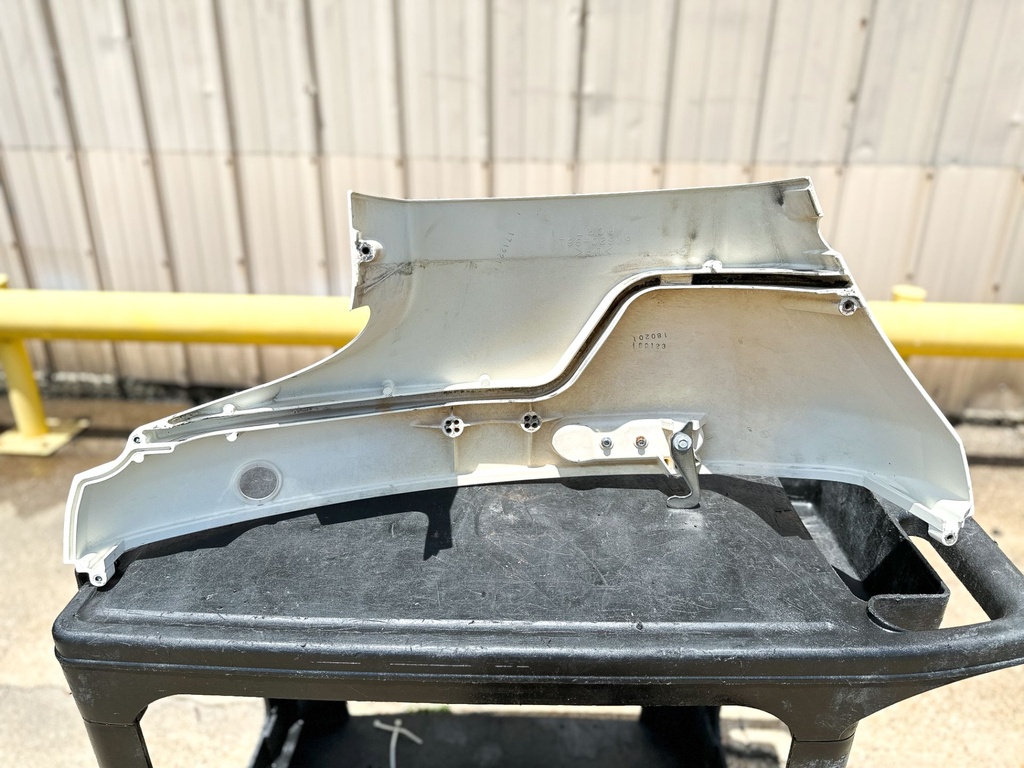 2018 Suzuki 200 HP 4 Stroke Outboard Top Cowling W/ Apron Set 61403-96810-Y5S