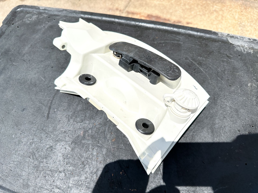 2018 Suzuki 200 HP 4 Stroke Outboard Top Cowling W/ Apron Set 61403-96810-Y5S