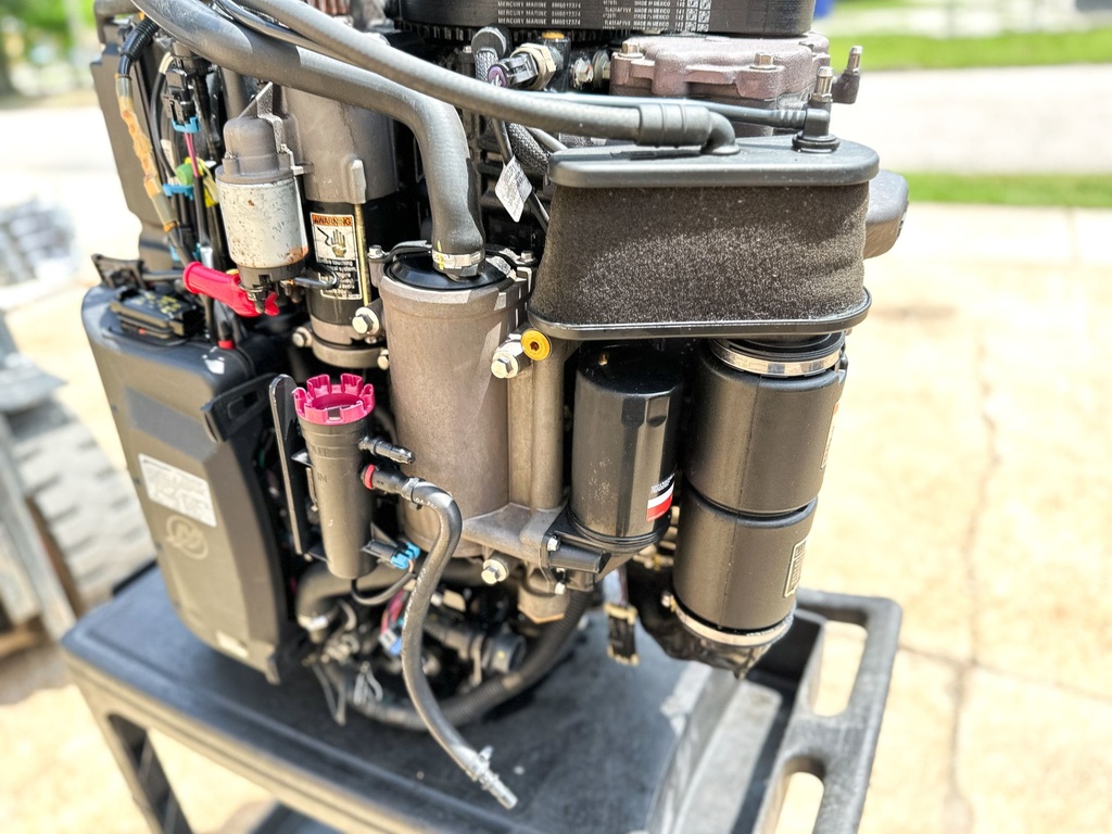 895247A05 Mercury Verado 225 HP 4 Stroke Outboard Powerhead 779 Hours 2005