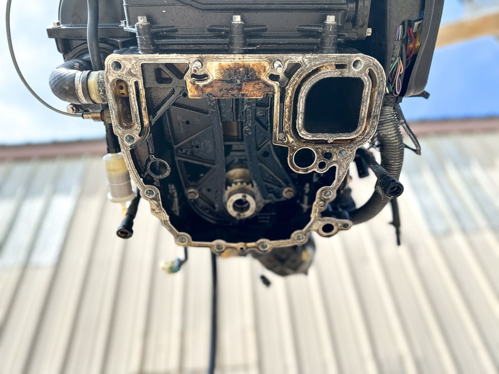 895247A05 Mercury Verado 225 HP 4 Stroke Outboard Powerhead 779 Hours 2005