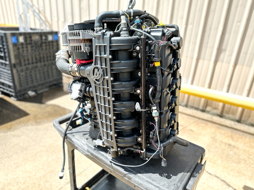 895247A05 Mercury Verado 225 HP 4 Stroke Outboard Powerhead 779 Hours 2005