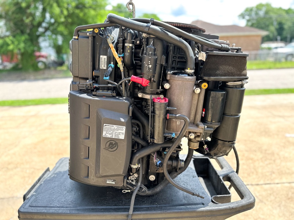 2005 Mercury 225 HP 4 Stroke Outboard Powerhead 895247A05 779 Hours