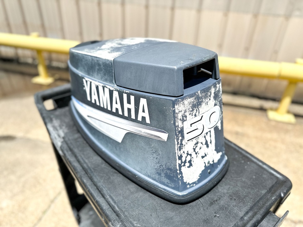 2003 Yamaha 50 HP 2 Stroke Outboard Top Cowling 62X-42610-60-4D OEM