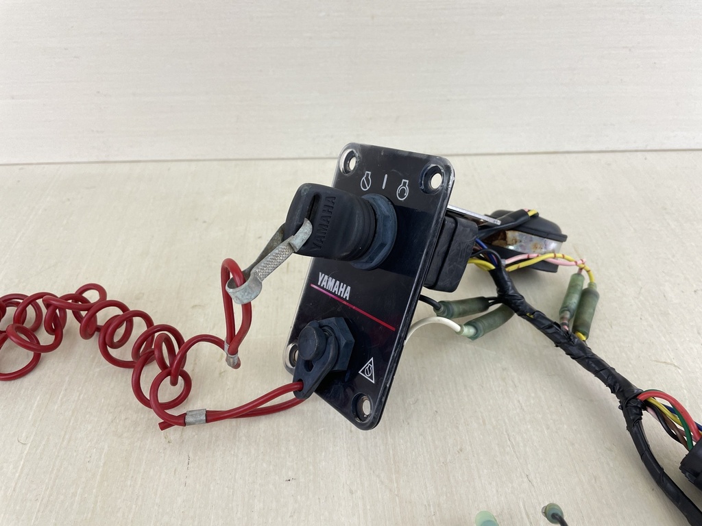 Yamaha Single Engine Key Switch Assembly Panel With Key 704-82570-13-00