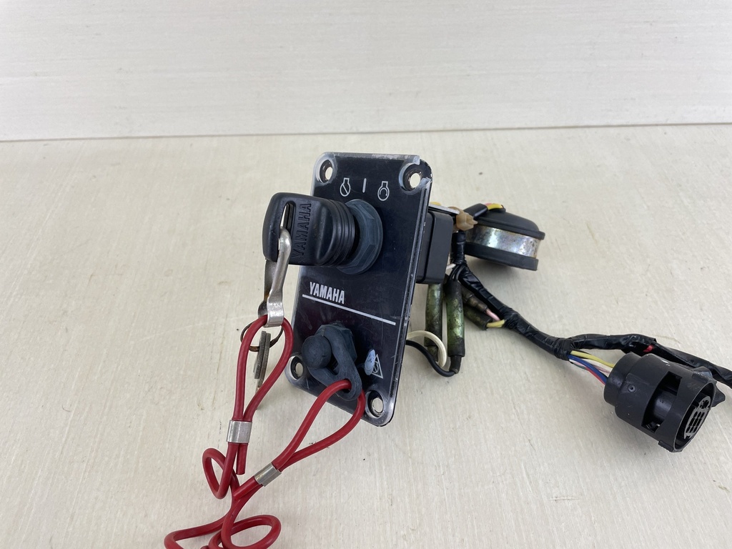 704-82570-13-00 Yamaha Single Engine Key Switch With Key - Used