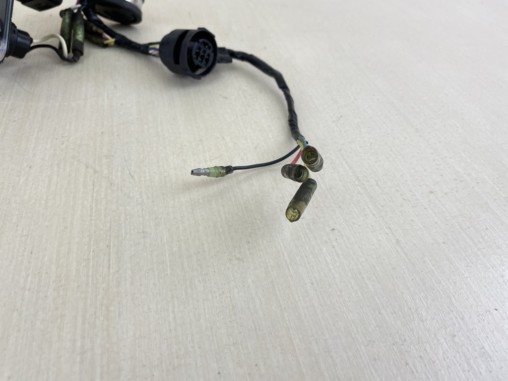 704-82570-13-00 Yamaha Single Engine Key Switch With Key - Used