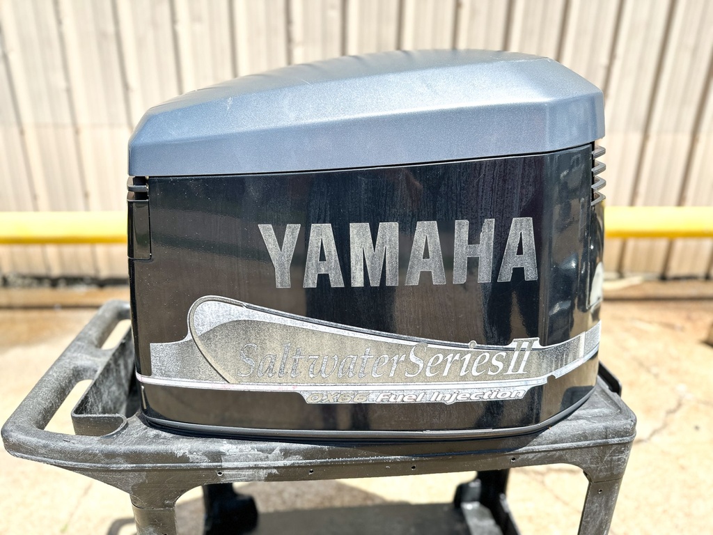 1999 Yamaha 250 HP 2 Stroke Outboard Top Cowling 65L-42610-V0-4D OEM