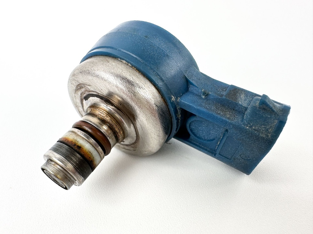 2005 Mercury 225 HP 2 Stroke Outboard Air Injector 883078A4 OEM
