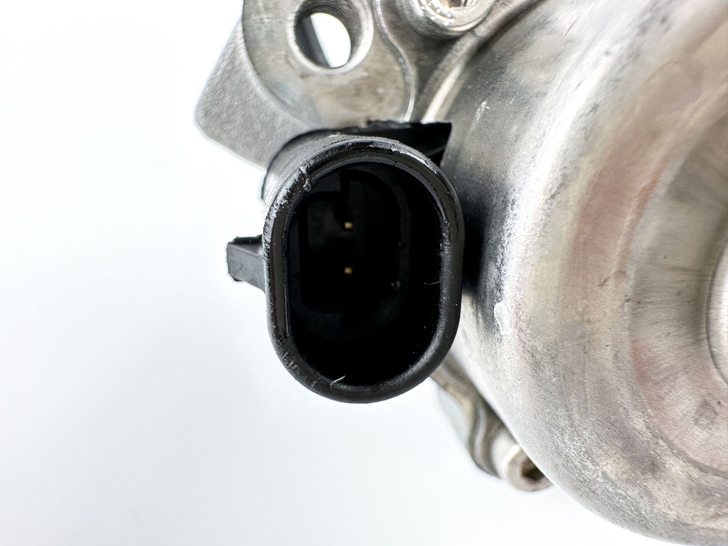 2014 Mercury 250 HP 2 Stroke Outboard Oil Pump 857149T05 OEM