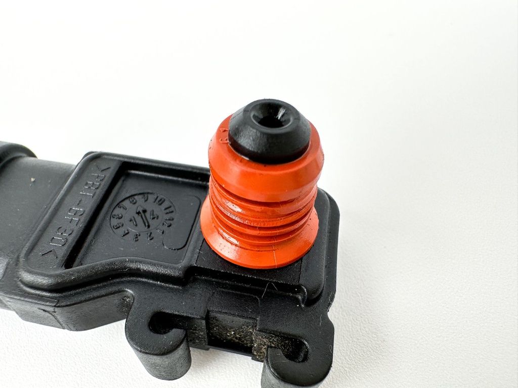 2014 Mercury 250 HP 2 Stroke Outboard MAP Pressure Sensor 884522 OEM