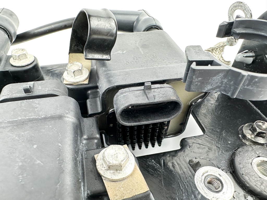 2014 Mercury 250 HP 2 Stroke Outboard Ignition Coil Set W/ Plate 879984A1 OEM