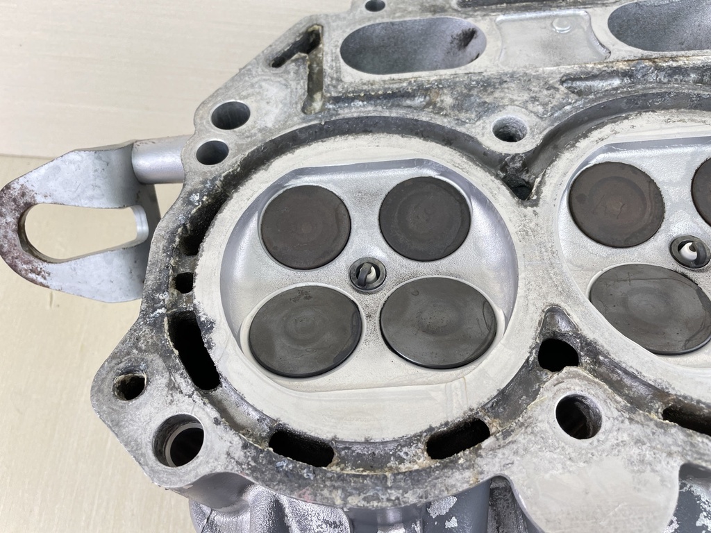 2004 Suzuki 225HP 4 Stroke Port Left Cylinder Head Assembly 11103-93J02