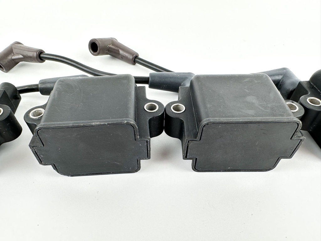 2005 Mercury 225 HP 2 Stroke Outboard Ignition Coil Set 856991A1 OEM
