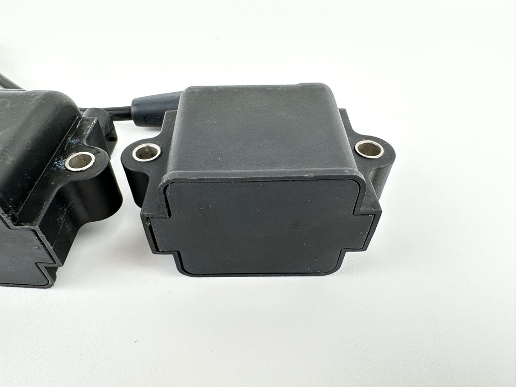 2005 Mercury 225 HP 2 Stroke Outboard Ignition Coil Set 856991A1 OEM