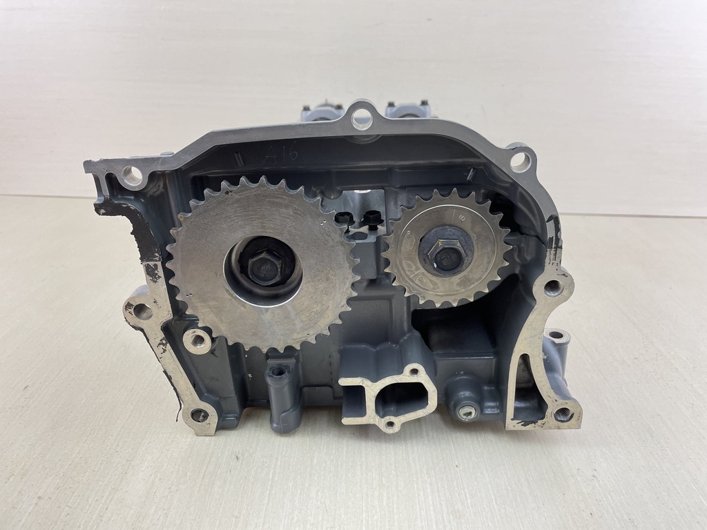 2004 Suzuki 225HP 4 Stroke Starboard Right Cylinder Head Assembly 11101-93J04