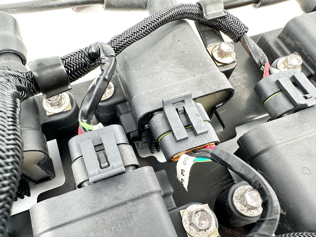 2015 Mercury 250 HP 2 Stroke Outboard Ignition Coil Set W/ Plate 879984A1 OEM