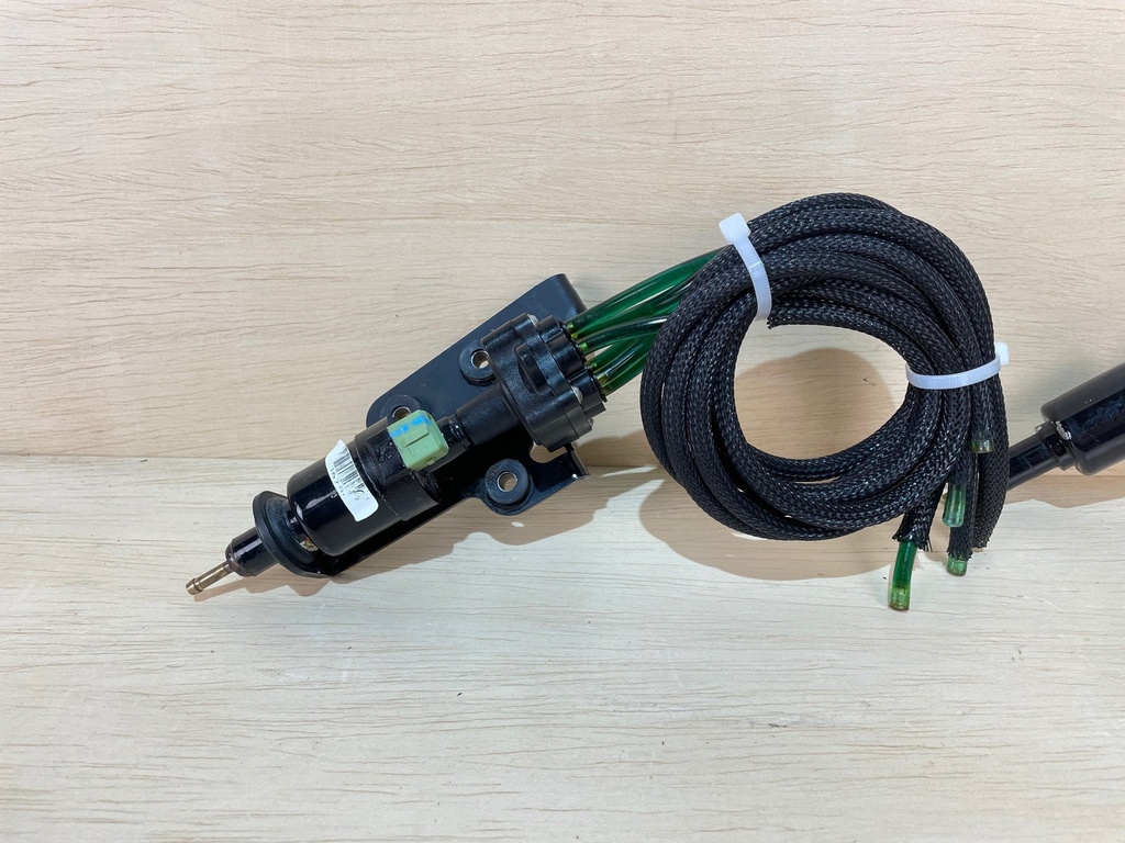 Evinrude Etec G2 150 - 200HP Oil Pump & Manifold Assembly 5007914 5008808