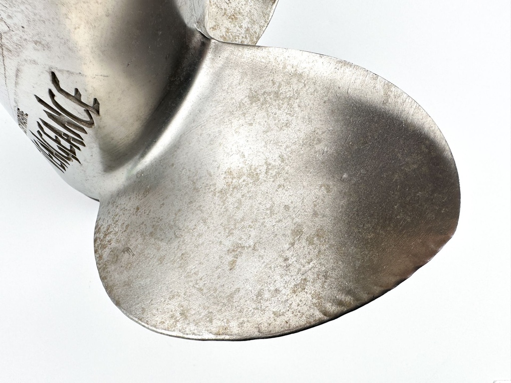 Mercury 48-16314 Vengeance RH 3-Blade 14″x 17P Stainless Steel Propeller