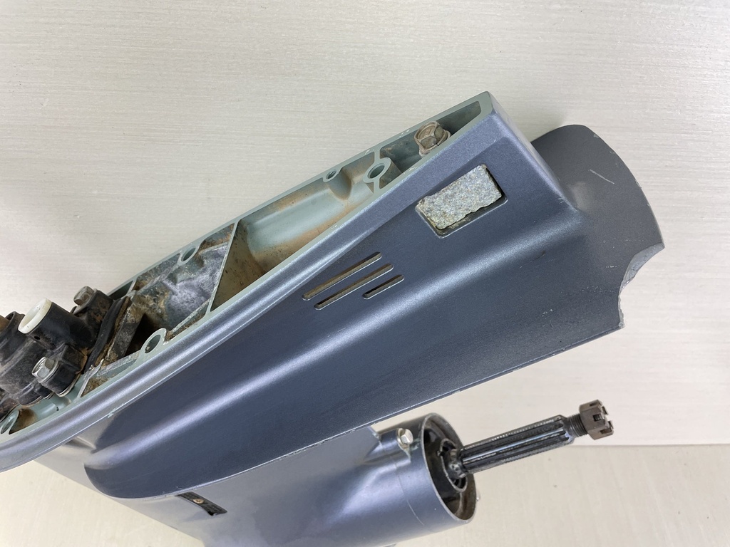 2002 Yamaha 40HP 4 Stroke Outboard 15" Short Lower Unit Gear Case RH 67C-45300-14-8D