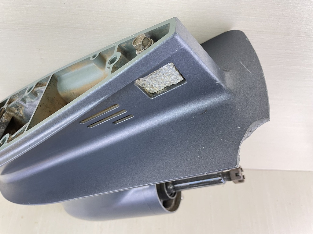 2002 Yamaha 40HP 4 Stroke Outboard 15" Short Lower Unit Gear Case RH 67C-45300-14-8D