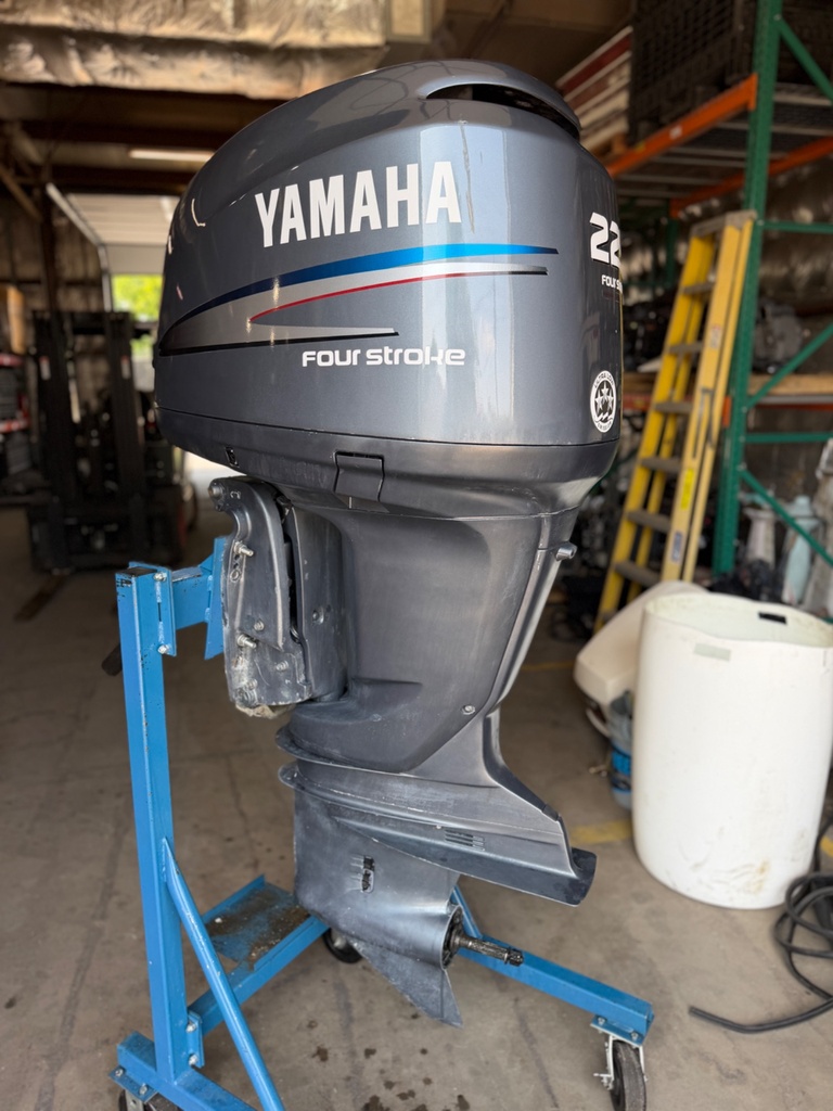 2004 Yamaha 225HP 4 Stroke Outboard Engine W/ 25" Shaft - Serviced