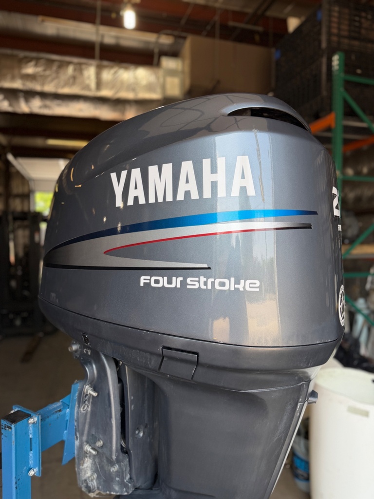 2004 Yamaha 225HP 4 Stroke Outboard Engine W/ 25" Shaft - Serviced