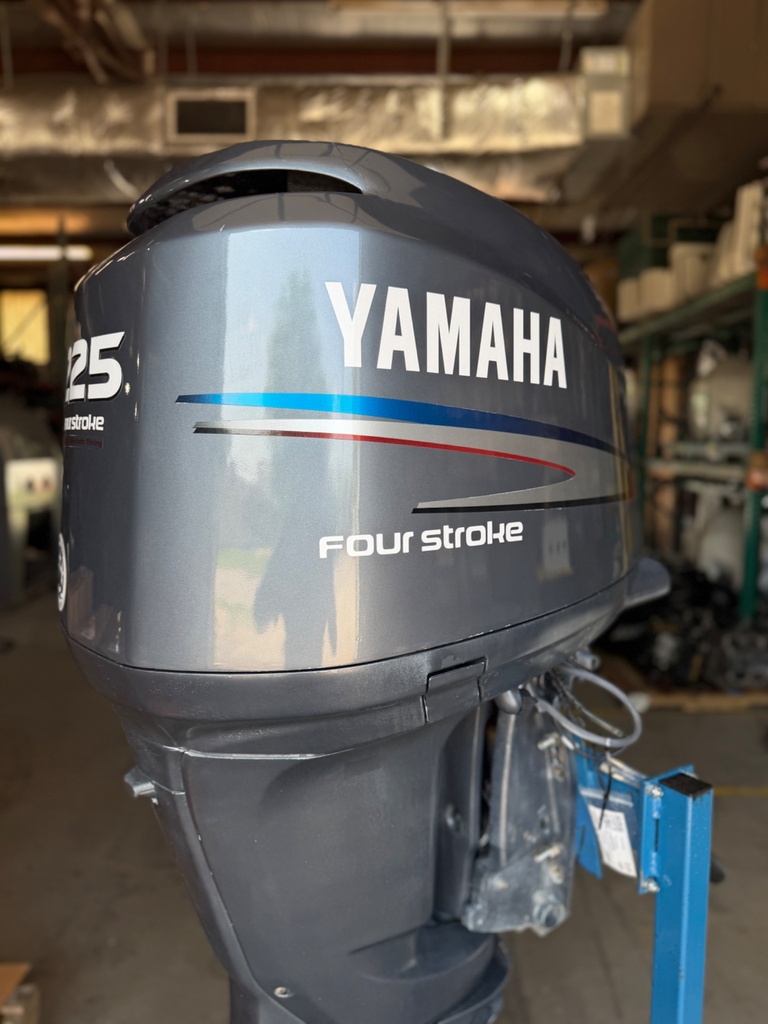 2004 Yamaha 225HP 4 Stroke Outboard Engine W/ 25" Shaft - Serviced