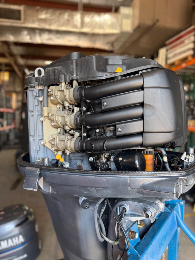 2004 Yamaha 225HP 4 Stroke Outboard Engine W/ 25" Shaft - Serviced