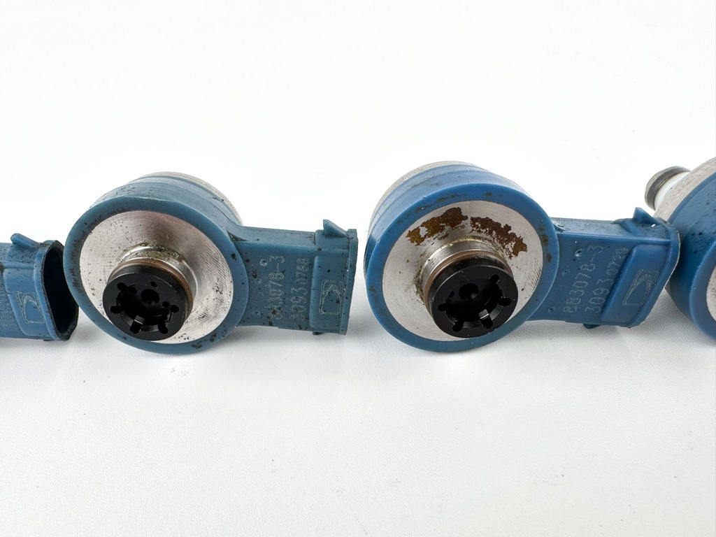 2005 Mercury 225 HP 2 Stroke Outboard Air Injector Set 883078A4 OEM