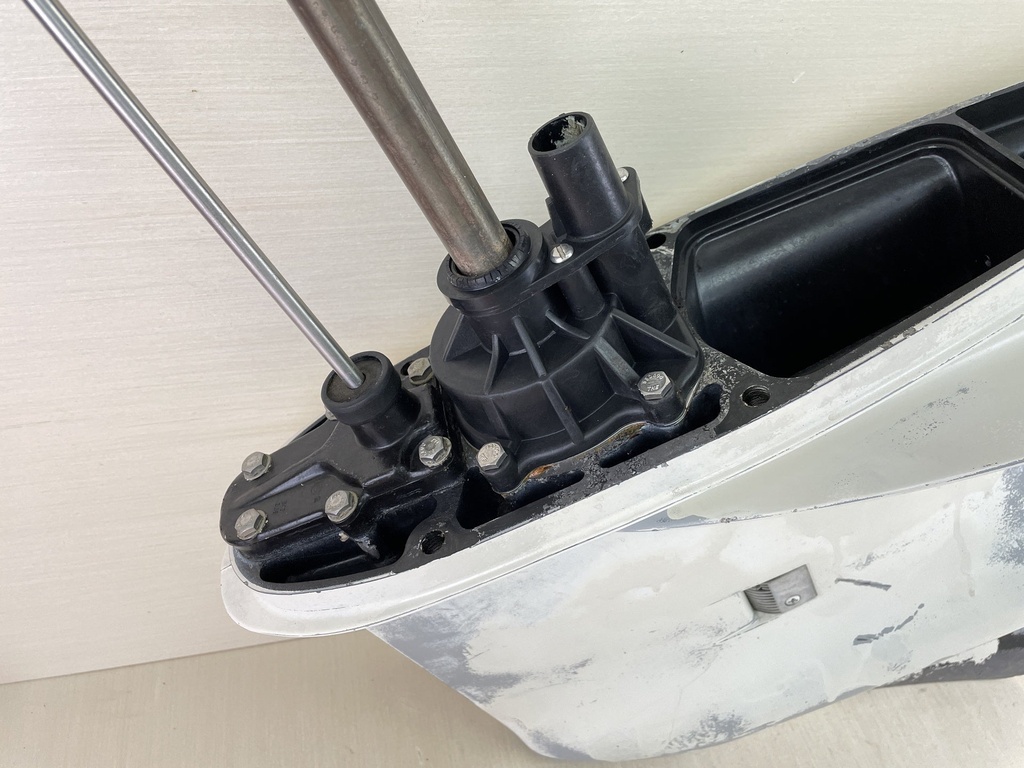 5004632 Evinrude Johnson 1995-2005 20" Lower Unit Gear Case V4 90 115 HP