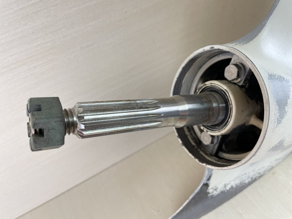 5004632 Evinrude Johnson 1995-2005 20" Lower Unit Gear Case V4 90 115 HP