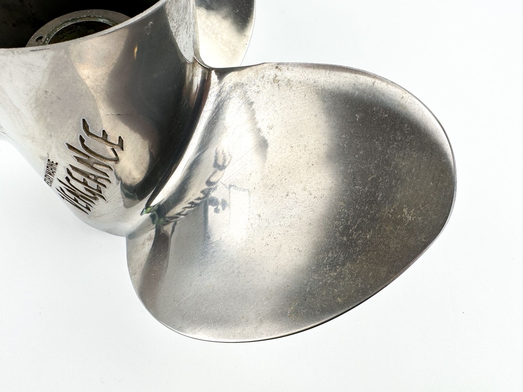 Mercury 48-16314 Vengeance RH 3-Blade 14″x 17P Stainless Steel Propeller