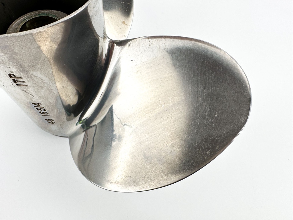 Mercury 48-16314 Vengeance RH 3-Blade 14″x 17P Stainless Steel Propeller