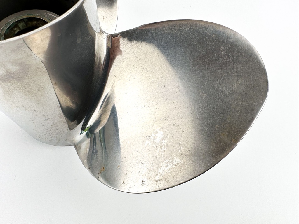 Mercury 48-16314 Vengeance RH 3-Blade 14″x 17P Stainless Steel Propeller